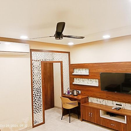Lemon Wood Suites Пюн Екстериор снимка