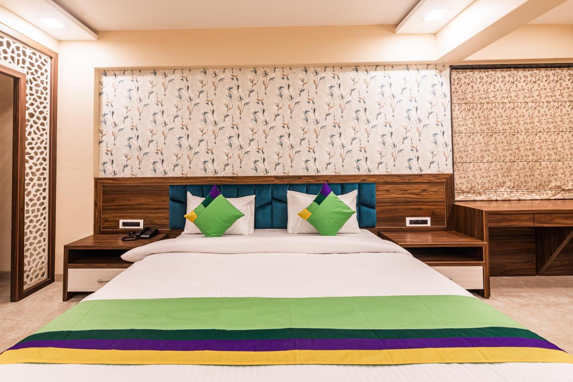 Lemon Wood Suites Пюн Екстериор снимка