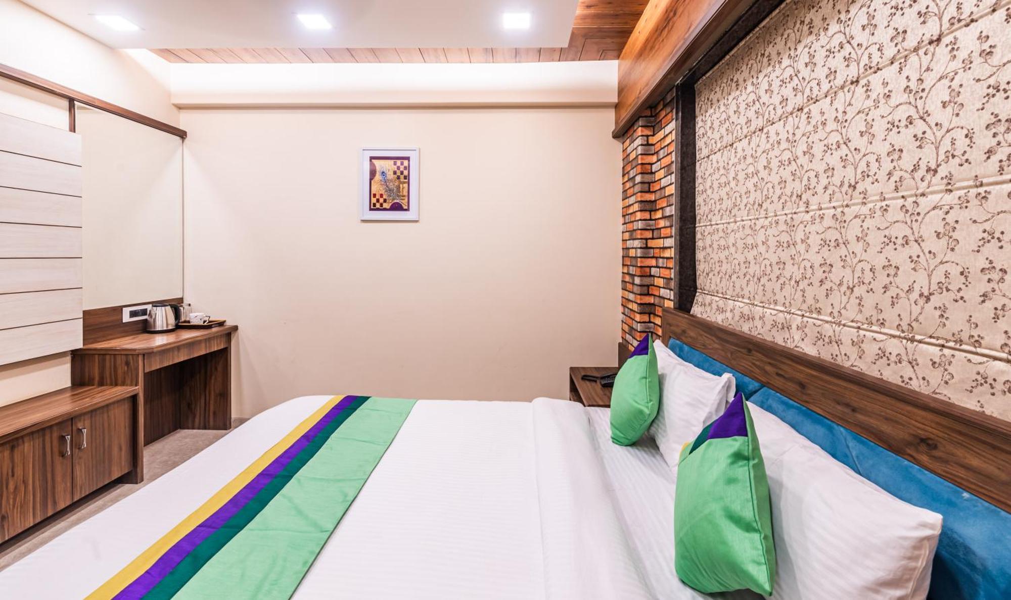 Lemon Wood Suites Пюн Екстериор снимка