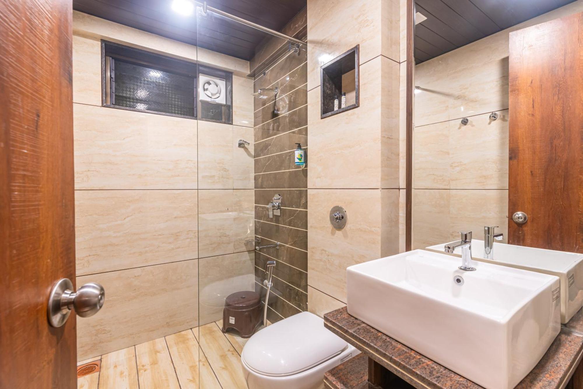 Lemon Wood Suites Пюн Екстериор снимка
