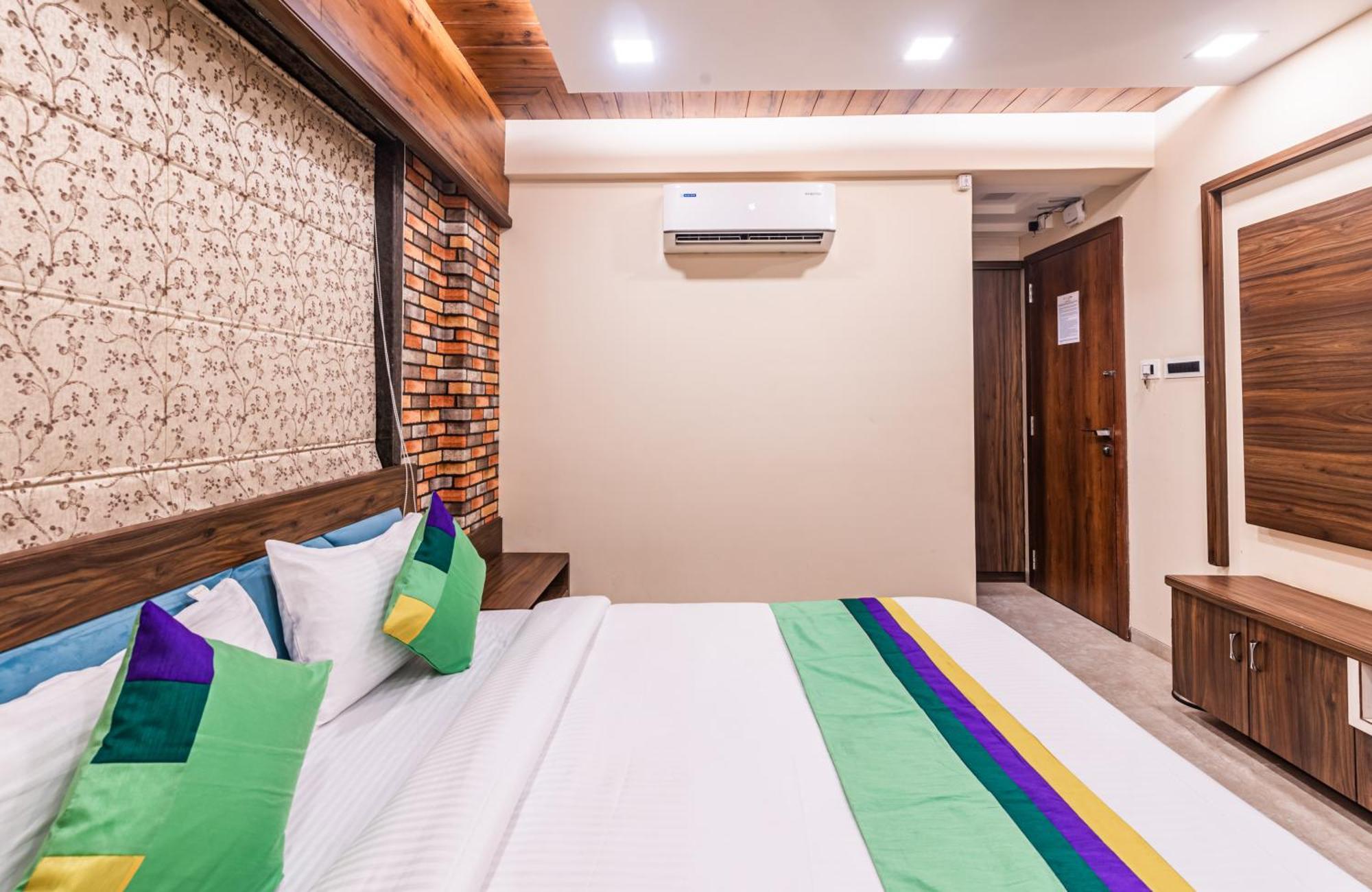 Lemon Wood Suites Пюн Екстериор снимка
